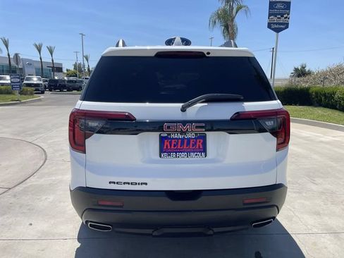 Used 2023 GMC Acadia SLE w/ Driver Convenience Package FWD image 7
