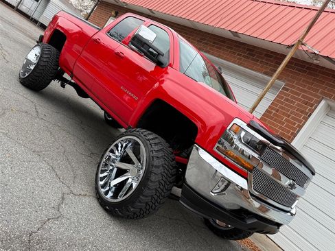 Used 2019 Chevrolet Silverado 1500 LT w/ All Star Edition image 32