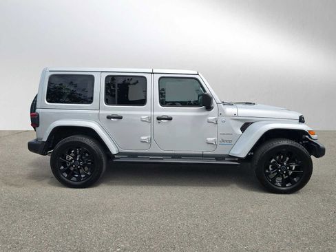 Used 2024 Jeep Wrangler Unlimited Sahara AWD/4WD image 2