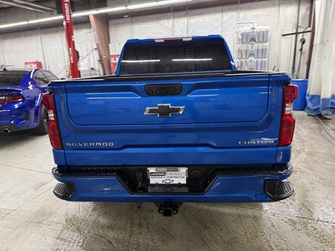 Used 2022 Chevrolet Silverado 1500 Custom image 2