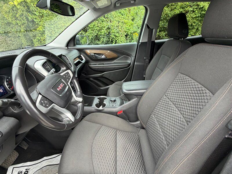 Used 2019 GMC Terrain SLE w/ Driver Convenience Package FWD image 17
