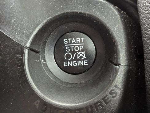 Used 2021 Jeep Renegade Latitude image 28