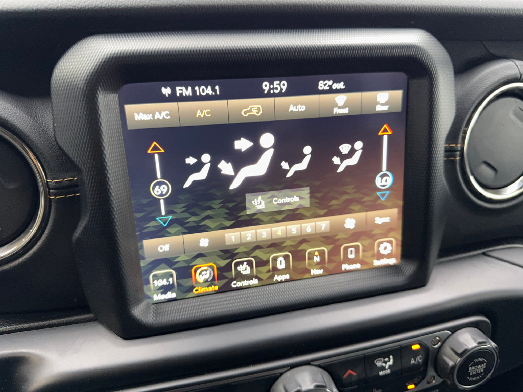 Used 2022 Jeep Wrangler Unlimited Sahara AWD/4WD image 63
