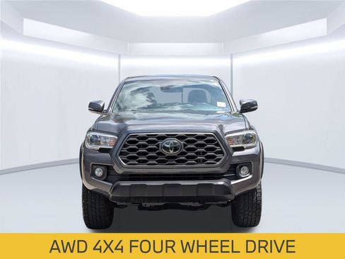 Used 2021 Toyota Tacoma TRD Off-Road w/ Technology Package AWD/4WD image 11