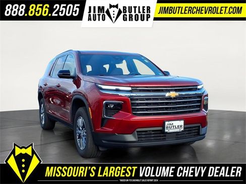 Used 2025 Chevrolet Traverse LT w/ Driver Confidence Package image 6