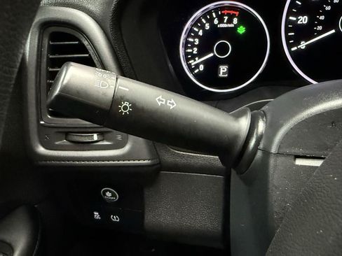 Used 2022 Honda HR-V LX image 16