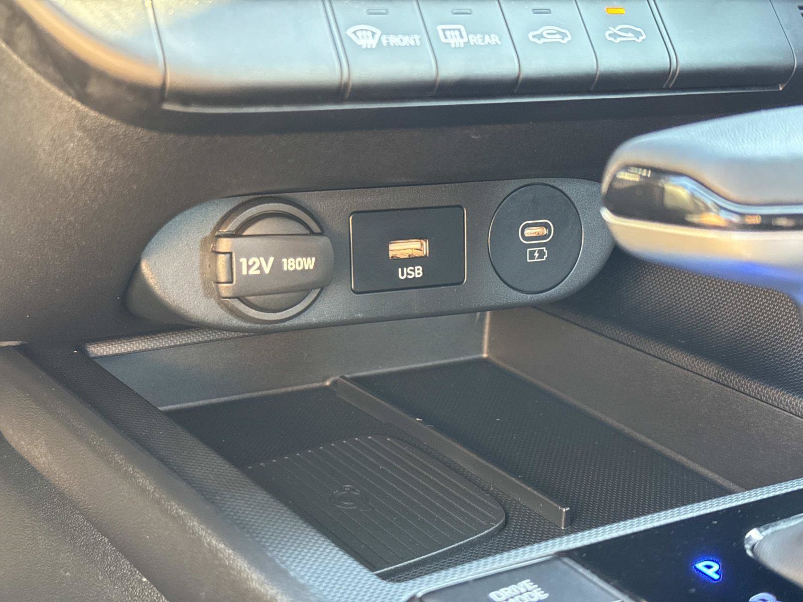 Certified 2025 Hyundai Elantra SEL FWD image 7