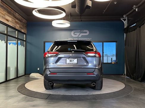 Used 2021 Toyota RAV4 XLE w/ Convenience Package AWD/4WD image 4