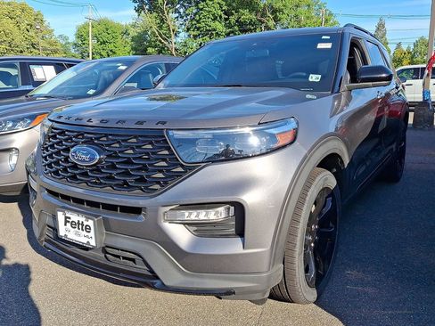Certified 2023 Ford Explorer ST-Line AWD/4WD image 3