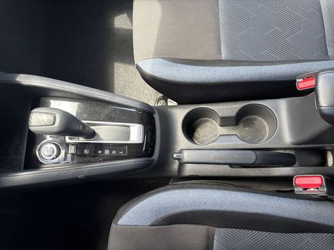 Used 2025 Nissan Versa SV FWD image 39