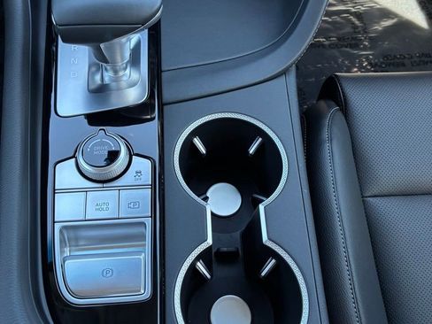 Used 2025 Genesis G70 2.5T image 26