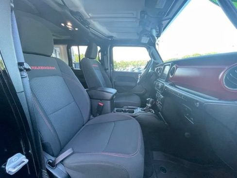 Used 2023 Jeep Wrangler Unlimited Rubicon w/ Cold Weather Group AWD/4WD image 28