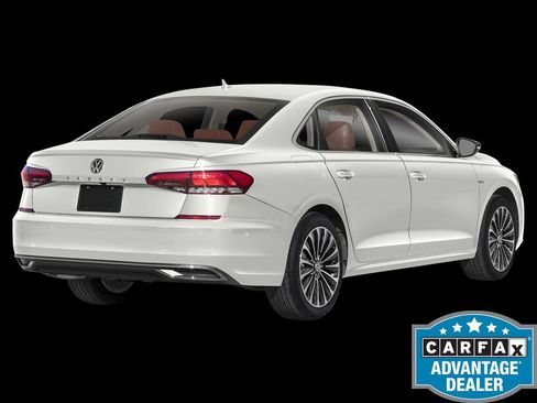 Used 2022 Volkswagen Passat 2.0T image 2