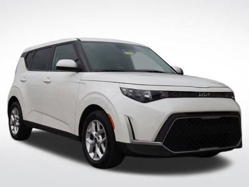 Certified 2023 Kia Soul LX w/ LX Technology Package image 1
