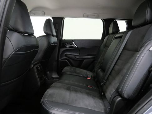 Used 2024 Mitsubishi Outlander SE AWD/4WD image 24