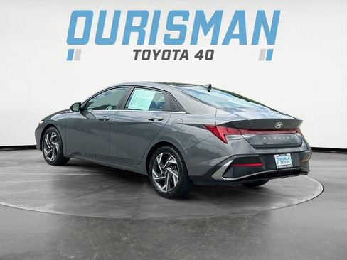 Used 2025 Hyundai Elantra SEL FWD image 5