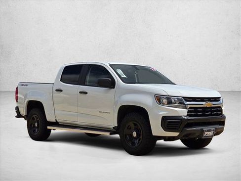 Used 2022 Chevrolet Colorado W/T w/ WT Convenience Package AWD/4WD image 3
