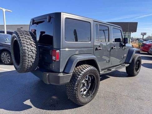 Used 2017 Jeep Wrangler Unlimited Sahara w/ Connectivity Group image 5