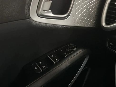 Used 2023 Kia Soul LX w/ LX Technology Package FWD image 15
