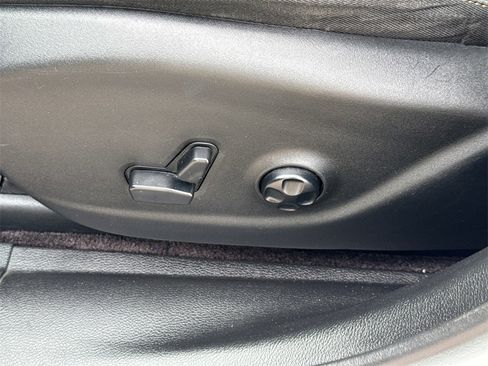 Used 2017 Jeep Cherokee High Altitude image 24