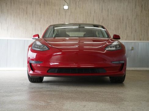 Used 2022 Tesla Model 3 Performance image 2