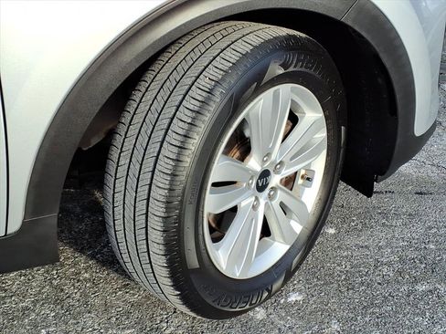 Used 2018 Kia Sportage LX image 4