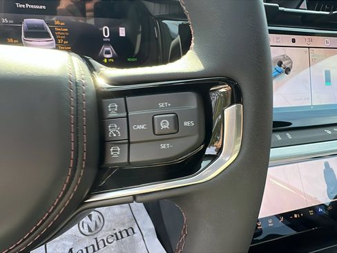 Used 2024 Jeep Wagoneer Launch Edition image 29