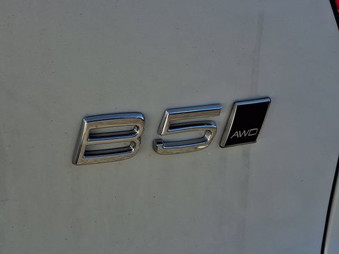 New 2026 Volvo XC40 B5 Plus w/ Protection Package Premier image 15