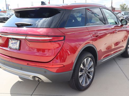 Used 2021 Lincoln Corsair Reserve w/ Equipment Group 201A image 6