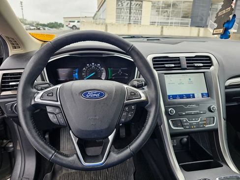 Used 2020 Ford Fusion SEL FWD image 14