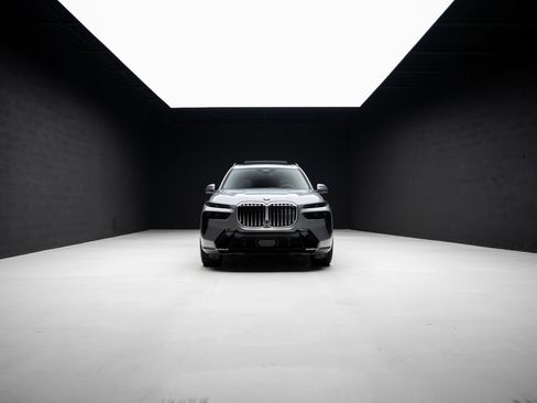 Used 2024 BMW X7 xDrive40i w/ M Sport Package AWD/4WD image 89