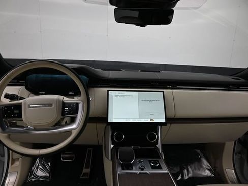 Used 2023 Land Rover Range Rover Long Wheelbase SE AWD/4WD image 14