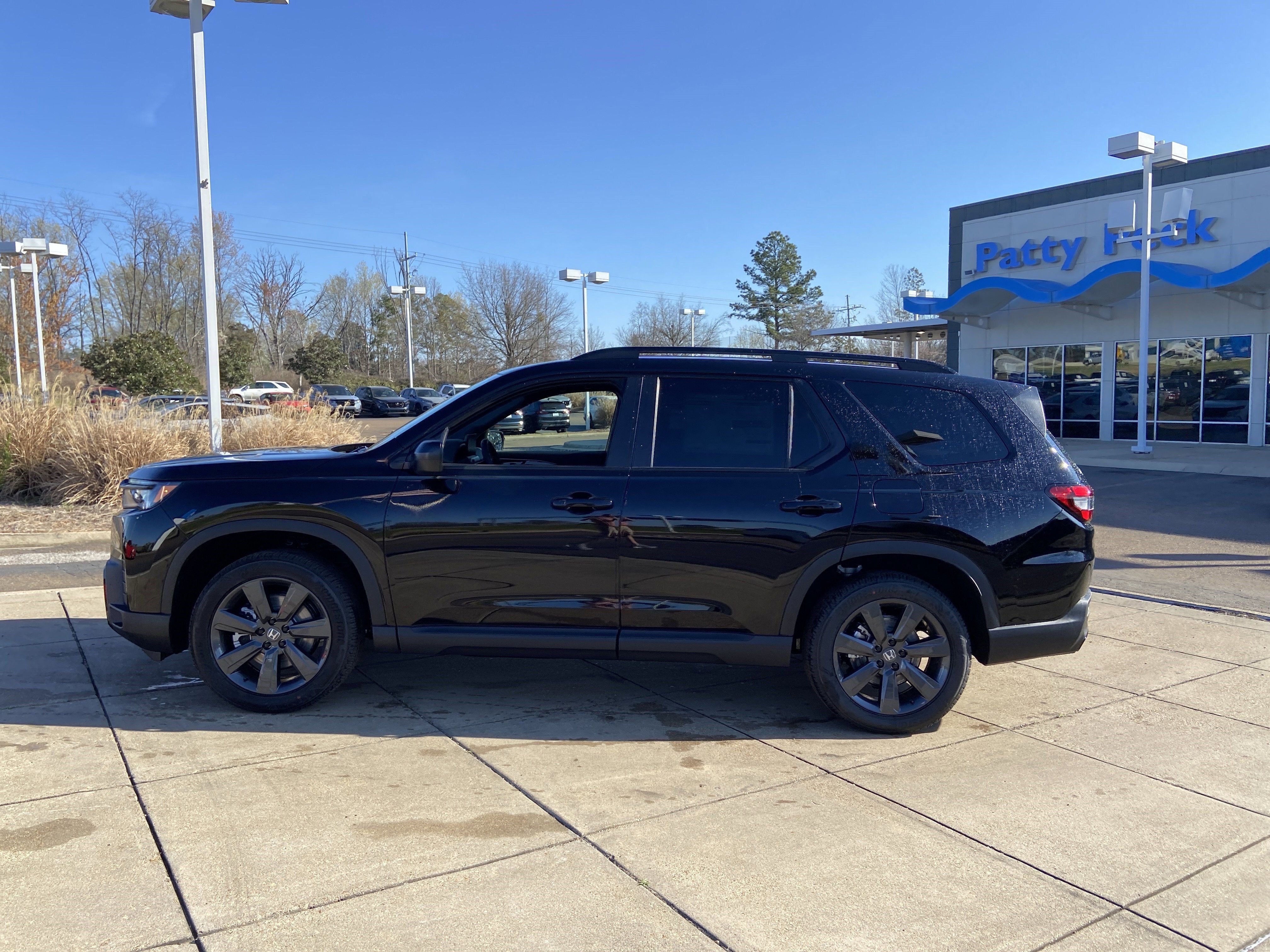 New 2026 Honda Pilot Sport image 6
