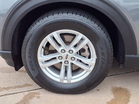 Used 2022 Ford Explorer XLT image 22