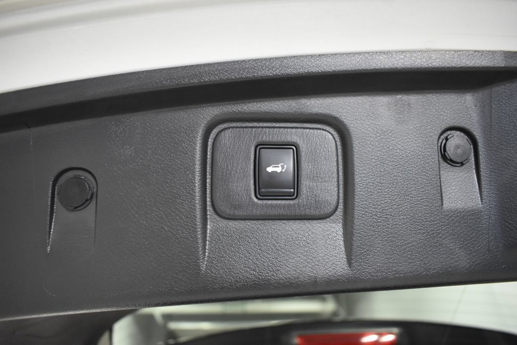 Certified 2023 Nissan Murano Platinum w/ Cargo Package FWD image 35