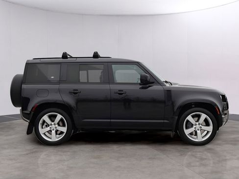 Used 2022 Land Rover Defender 110 X-Dynamic SE AWD/4WD image 4