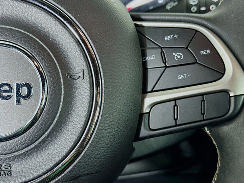 Used 2021 Jeep Compass Latitude image 14