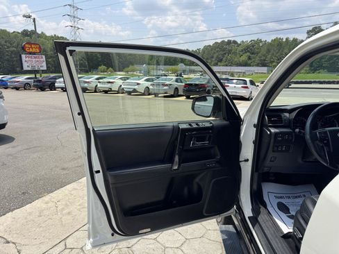 Used 2019 Toyota 4Runner Limited AWD/4WD image 6