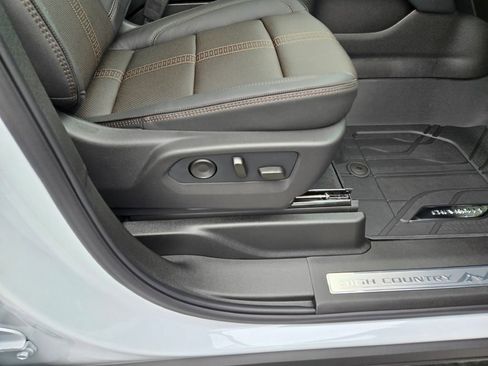 New 2026 Chevrolet Suburban High Country w/ Sun And Tow Package image 5