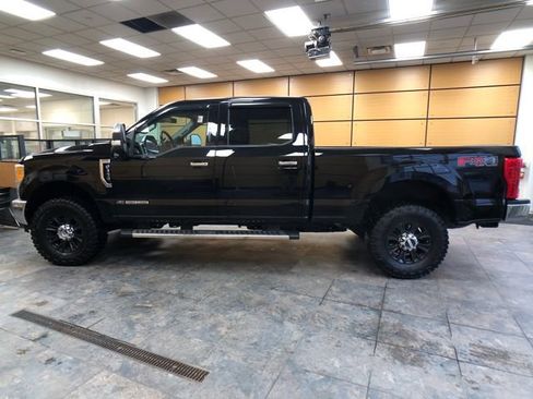 Certified 2017 Ford F350 Lariat w/ Tow Technology Bundle image 4