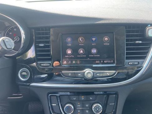 Used 2021 Buick Encore Preferred AWD/4WD image 29