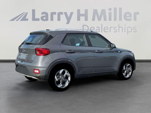 New 2026 Hyundai Venue SEL FWD image 8