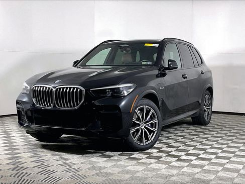 Certified 2022 BMW X5 xDrive45e w/ M Sport Package image 2