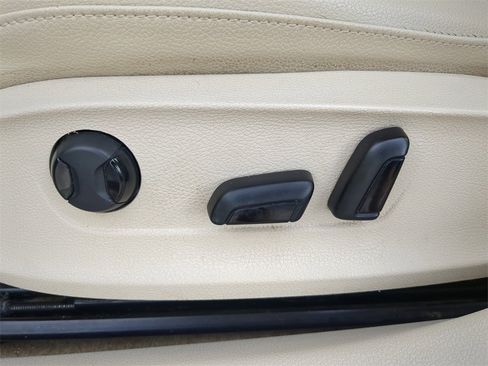 Used 2015 Volkswagen Passat 1.8T Wolfsburg Edition image 19