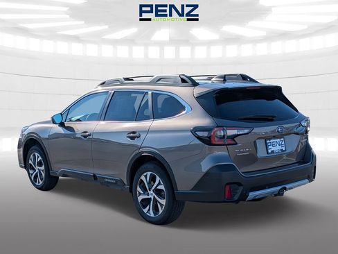 Used 2022 Subaru Outback Limited AWD/4WD image 5
