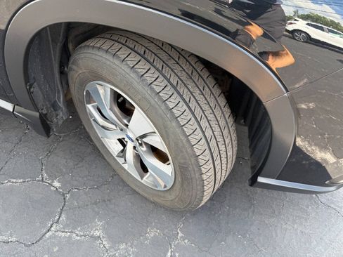 Used 2019 Subaru Ascent Premium w/ Popular Package #2 AWD/4WD image 30