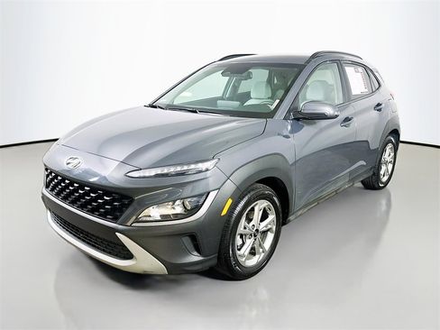 Used 2023 Hyundai Kona SEL image 3