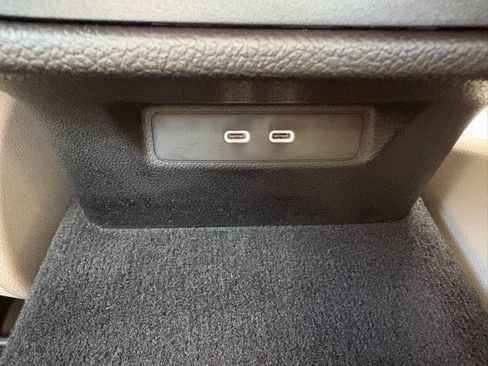 Used 2025 Mercedes-Benz E 350 Sedan image 31