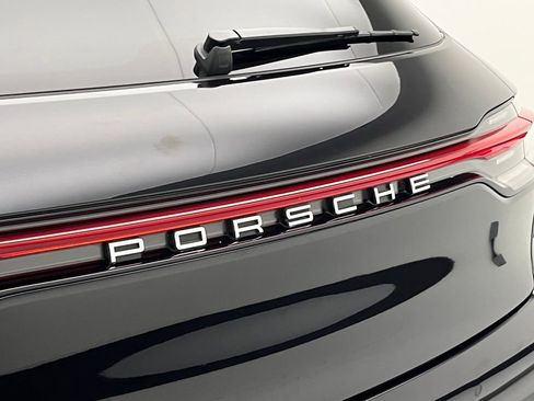 Used 2025 Porsche Macan image 42