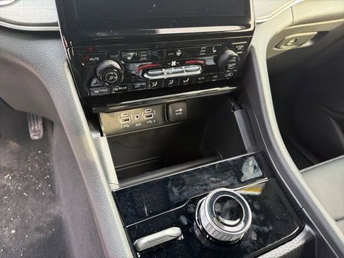 New 2025 Jeep Grand Cherokee Limited image 15